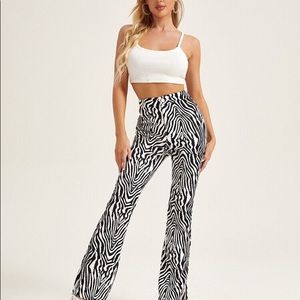 SHEIN Zebra Striped Flare Leg Pants medium (6)